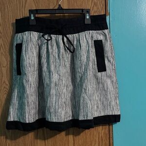 Banana Republic Black and White A-Line Skirt